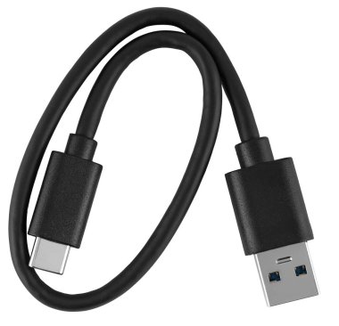 İzolasyonda beyaz arkaplan üzerinde USB ve Tip-C bağlantısıyla kablo.