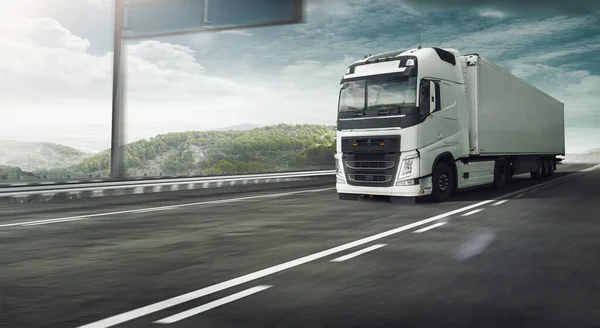 Renderowania Białej Ciężarówki Przyczepą Autostradzie — Zdjęcie stockowe