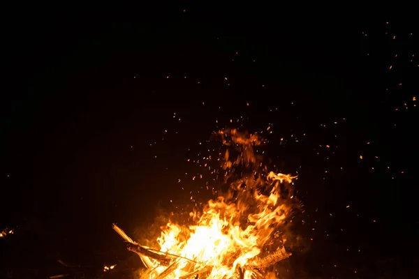 Vuur Vlammen Een Zwarte Achtergrond — Stockfoto