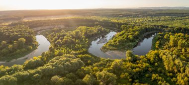 Morava Nehri 'nin doğal sınırlarına sahip hava manzarası Eroded Bank Osypane brehy, Güney Moravya, Çek Cumhuriyeti