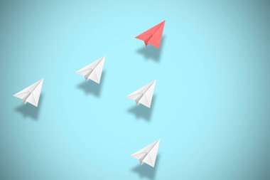 Kağıt uçaklar arka arkaya yakın uçar..