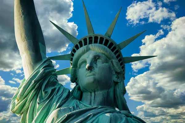 Statue Liberty Close Blue Sky Detail — Stock Photo, Image