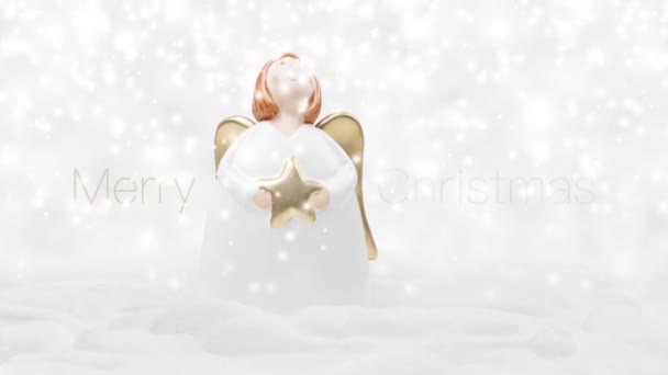Merry Christmas Tekst Sneeuw Achtergrond Met Engel Met Gouden Vleugels Stockvideo's