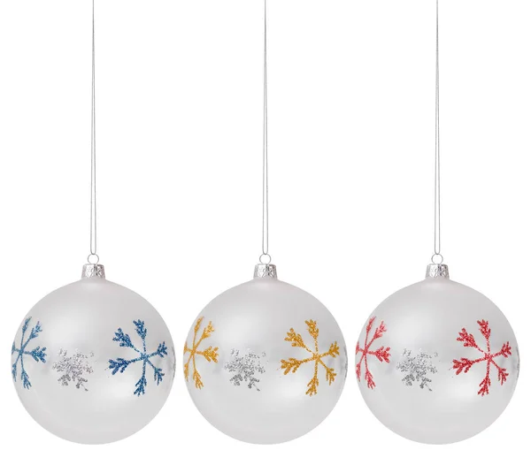 Frohe Weihnachten Hängende Kugeln Mit Glitzerndem Schneeflockenmuster Isoliert Auf Weißem — Stockfoto