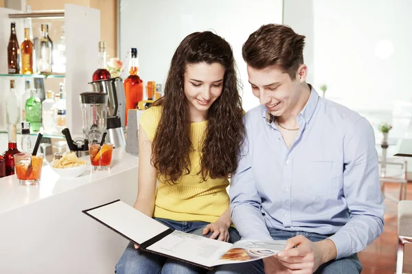 Young Smiling Love Couple Deciding What Order Cafe Coffee Bar — Stock Photo, Image