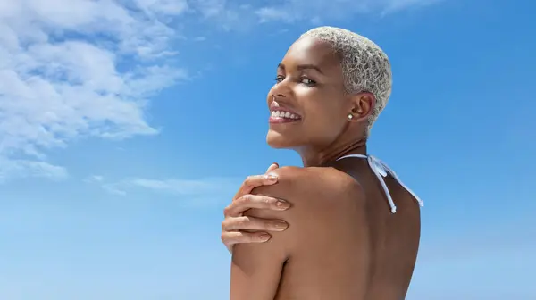 Retrato Mulher Feliz Usando Chapéu Sol Praia Quente Verão Desfrutando Fotografia De Stock