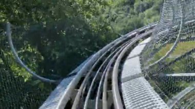 Lunapark aşırı hız treni yolculuğu