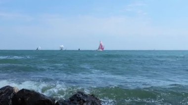 Yelkenli tekneler yarış videosu