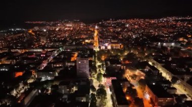 Stara Zagora Bulgaristan gece caddeleri insansız hava aracı görüntüsü
