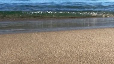 Deniz dalgası kumları egzotik yakın çekim videosu