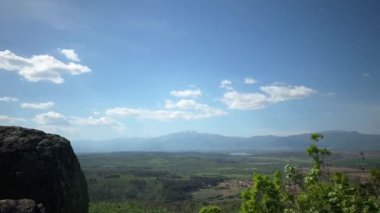 Bulgaristan 'ın Kazanlak kentindeki gül vadisi Stara Planina Dağı' nın zaman aşımına uğradı