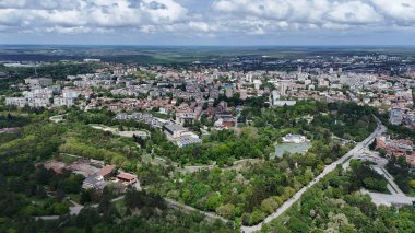 Dobrich Bulgaria insansız hava aracı panorama şehir merkezi ve park