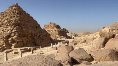 Kraliçe Piramitleri Giza Piramitleri