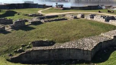 Kazıların zeminine ve Tuna Nehri 'ne karşı Silistra