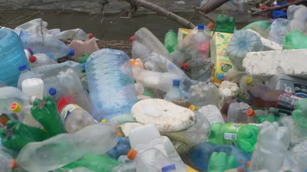 Tirana Albânia Março 2022 Tilt Shot Vista Eliminação Resíduos Plásticos — Vídeo de Stock