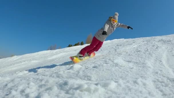 Close Lady Trying Make Turn Snowboard She Crashes Snow Female — Stock video