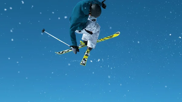 Spectacular Shot Young Male Freestyle Skier Jumping Kicker Doing Extreme — Foto de Stock