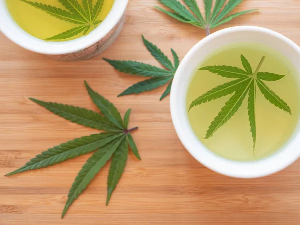 Indica Sativa Leaves Being Seeped Prepare Delicious Medicinal Tea Two — Stockfoto