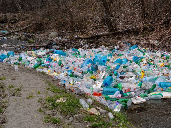 Close Enormous Pile Various Plastic Bottles Floating Trapped Branch Sad — Fotografia de Stock