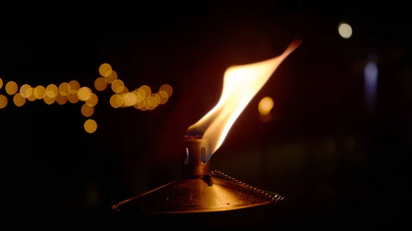 Close Detailed View Burning Flame Metal Oil Lamp Night Time — Stok fotoğraf