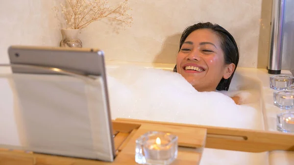 Beautiful Philippine Woman Watching Comedy While Relaxing Bathtub Young Lady — Photo