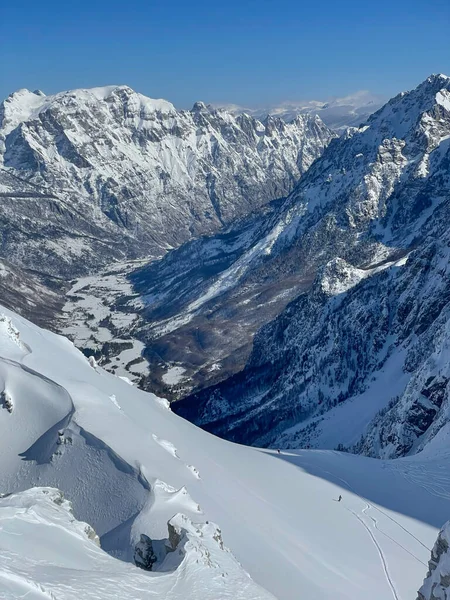 Breath Taking Views While Freeriding Mountain Fresh Powder Snow Picturesque — Stok fotoğraf