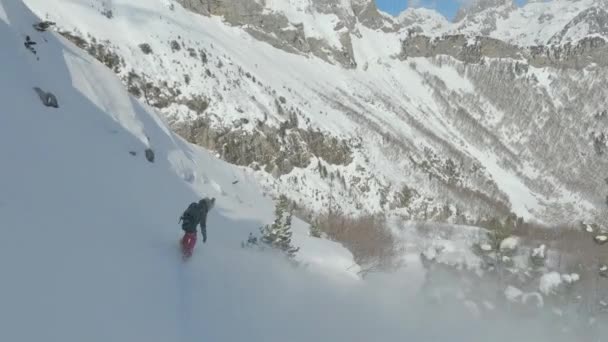 Female Snowboarder Sprays Clouds Powder Snow She Descends Mountain Breath — Stockvideo