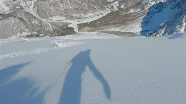 Freeride Snowboarder Riding Fresh Powder Snow Untouched Terrain Mountains Shadow — Video Stock