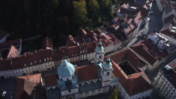 Luchtfoto Kasteel Boven Oude Stad — Stockvideo