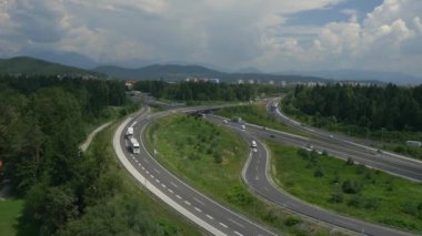 Anteni: Meşgul otoyol kavşağı