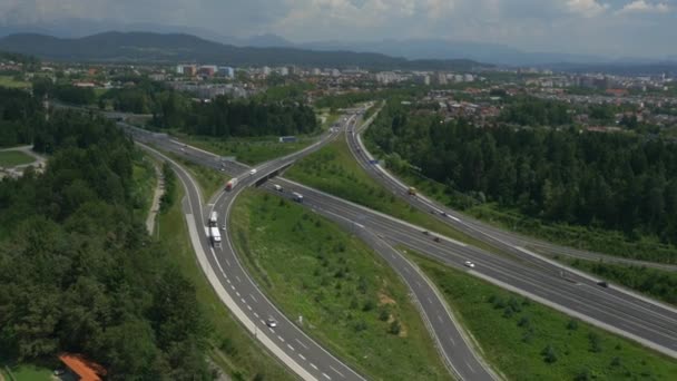 Antenne Lastwagen Fährt Auf Autobahn — Stockvideo