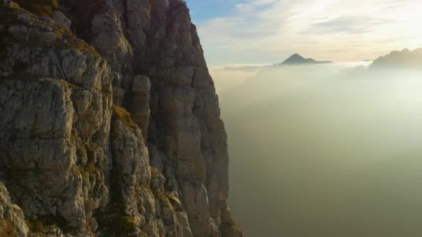 Antenne Riesige Bergwand Den Europäischen Alpen — Stockvideo