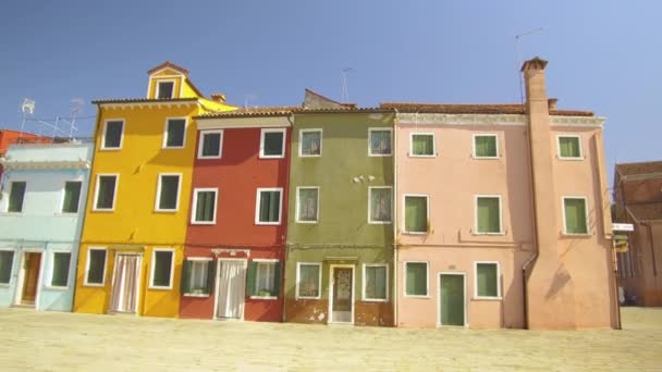 Мягкий Летний Ветер Дующий Пустым Улицам Красочного Бурано Италия — стоковое видео