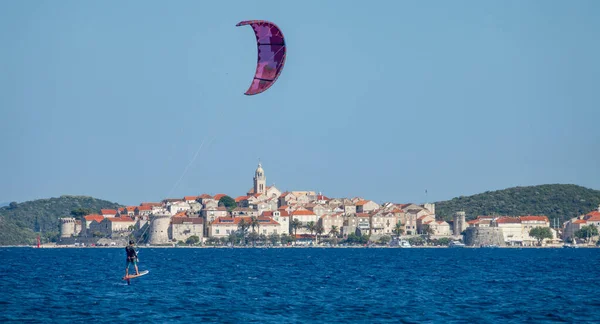 Espacio Copia Hombre Forma Vacaciones Activas Croacia Foilsurfs Mar Adriático Imagen De Stock