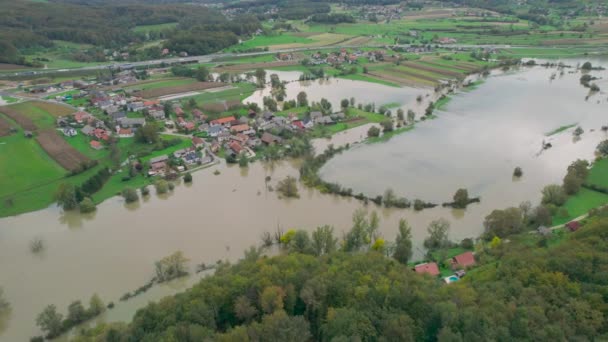 Aerial Podniesiona Woda Rzeczna Zbliża Się Wioski Rozlaniu Brzegi Rzek — Wideo stockowe