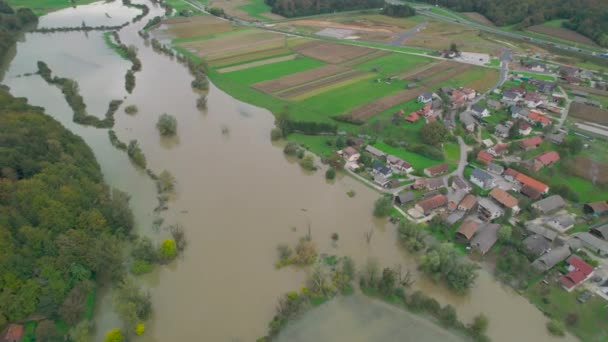Şiddetli Sonbahar Yağmuru Nehrin Kırsal Alanda Taşmasına Neden Oldu Sonbaharda — Stok video