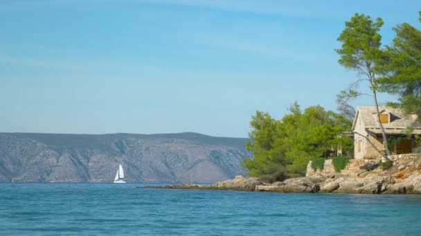 Schöner Teil Der Wunderschönen Dalmatinischen Küste Mit Einem Schönen Haus — Stockvideo