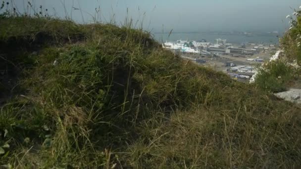 Dover Port Rli Kingdom Eylül 2023 Çimenli Uçurumun Kenarından Baktıktan — Stok video