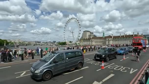 2023년 15일 타임랩스 London Eye 전망을 감상할 웨스트민스터 브리지 Westminster — 비디오