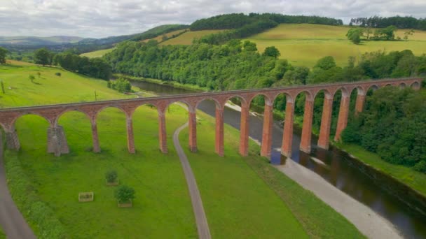 Aerial Überblick Über Das Majestätische Drygrange Viadukt Das Den Wunderschönen — Stockvideo