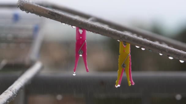 Wet Clothespins Rain — Stockvideo