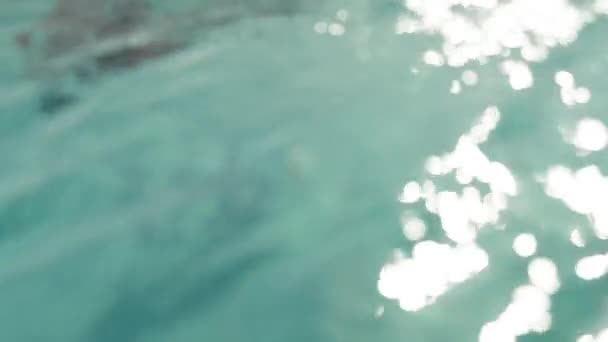 Gyönyörű Gondolatok Kék Vízen Jogdíjmentes Stock Videó