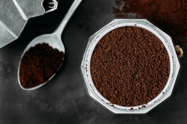 Malet Kaffe Kaffe Moka Pott Göra Ovanifrån Med Kopieringsutrymme Mörk — Stockfoto