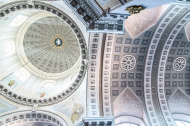 Khrestov 'un Doğumu Katedrali. İç mekan.