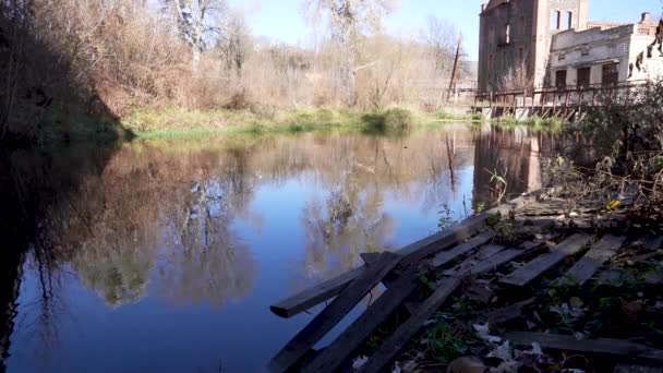 Lake Reservoir Old House Abandoned Autumn Forest — Stock Video