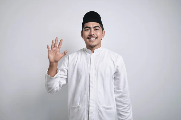 Asiatisk Muslim Man Bär Casual Kläder Visar Och Pekar Upp — Stockfoto