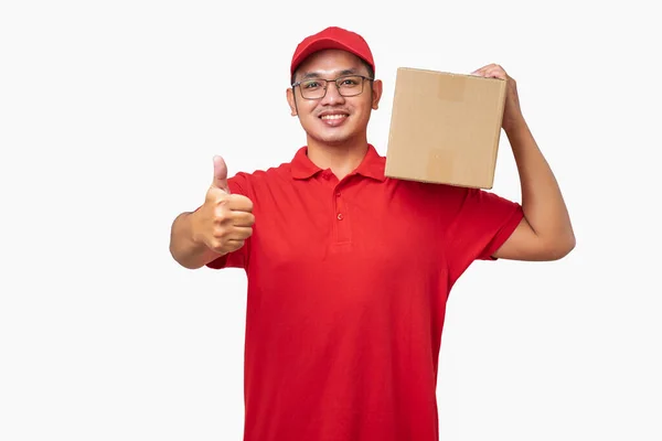 Amistoso Mensajero Asiático Repartidor Hombre Vistiendo Camisa Roja Gorra Que — Foto de Stock
