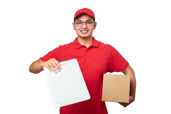 Ásia Entrega Homem Correio Vestindo Vermelho Uniforme Mostrando Branco Prancheta — Fotografia de Stock