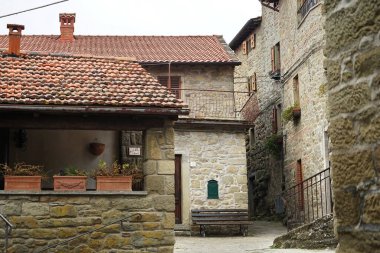 Kota di Poppi, Tuscany, İtalya 'nın antik köyüne bir göz atalım.