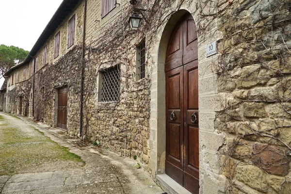 Стародавнє Село Ромена Муніципалітеті Пратовеккіо Тоскана Італія — стокове фото